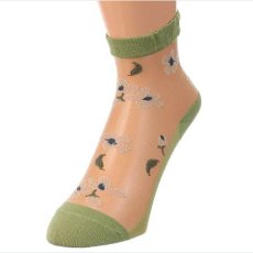 画像4: エトワール海渡　シースルーソックス　通年素材　クルー丈　シルク混　草花柄《4色、22〜24cm》 3足入【5%特別ポイント品】 (4)