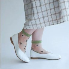 画像8: エトワール海渡　シースルーソックス　通年素材　クルー丈　シルク混　草花柄《4色、22〜24cm》 3足入【5%特別ポイント品】 (8)