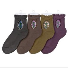 画像1: エトワール海渡　シースルーソックス　通年素材　クルー丈　シルク混　足底パイル　くりぬきお花柄《4色、22〜24cm》 3足入【5%特別ポイント品】 (1)