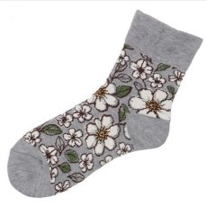 画像2: エトワール海渡　かかとケア　秋冬用美容ソックス　お花総柄《4色、22〜24cm》 2足入 (2)