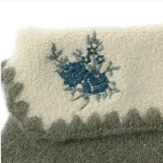 画像3: エトワール海渡　アンゴラ混　薔薇刺繍　折り返し　ルームソックス　【在庫限り】《4色、22cm〜24cm》 (3)