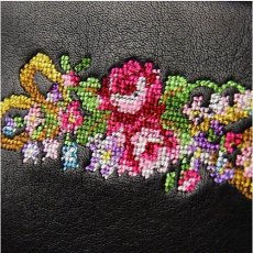 画像5: エトワール海渡　夢詩集　　リボンフラワー　鏡付き押し口ポーチ　【1月上旬入荷予定】《ブラックのみ、約12×14×3cm、牛革》 (5)